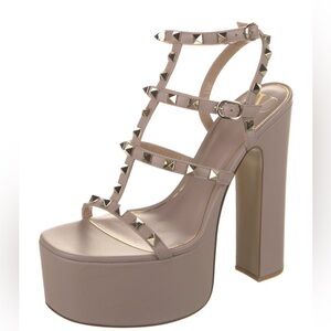 Valentino Rockstud Platform Leather Gladiator Sandals Size 38 1/2 Like New